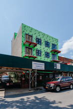 674 Maple St in Brooklyn, NY - Building Photo - Building Photo