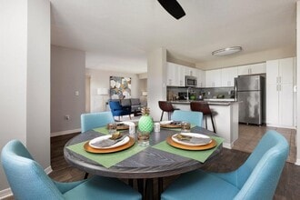 Weston Place Apartments in Weston, FL - Foto de edificio - Building Photo