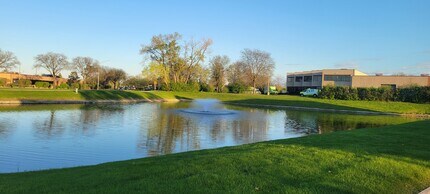 6 Villa Verde Dr in Buffalo Grove, IL - Foto de edificio - Building Photo