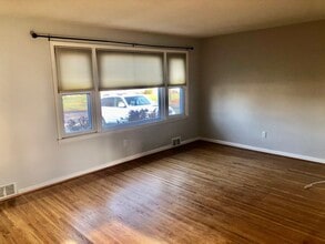 129 Roselawn Cres in Fairport, NY - Building Photo - Building Photo
