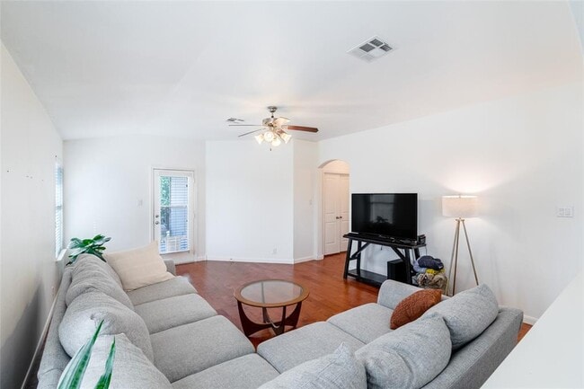 1310 Sunny Meadows Loop in Georgetown, TX - Building Photo - Building Photo