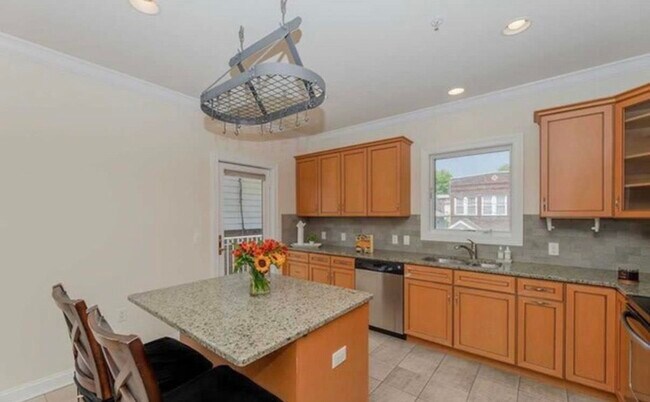 196 Cedar St in Cliffside Park, NJ - Building Photo - Building Photo