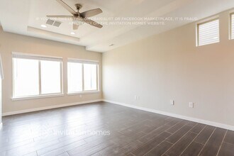 4892 Halifax Ct in Denver, CO - Foto de edificio - Building Photo