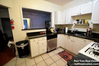 54 Egmont St in Brookline, MA - Foto de edificio - Building Photo