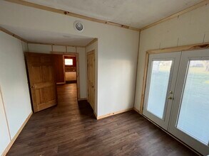 52 May Ave, Unit B in Millfield, OH - Building Photo - Building Photo