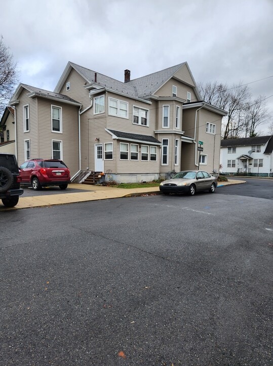 72 N 1st St in Bangor, PA - Building Photo