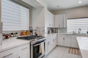 6723 Tangled Vines Ave in Las Vegas, NV - Building Photo