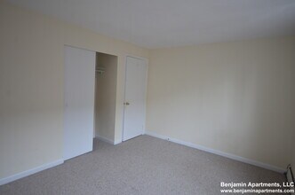 16 Whites Ave, Unit 58 in Watertown, MA - Building Photo - Building Photo