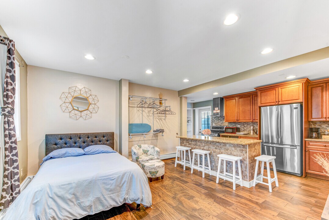 7108 Hudson Ave in North Bergen, NJ - Building Photo
