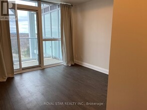 65 Speers Rd in Oakville, ON - Building Photo - Building Photo