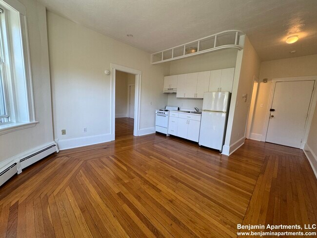 17 Fairbanks St, Unit 33 in Brookline, MA - Building Photo - Building Photo