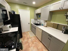 5590 VANTAGE POINT Rd-Unit -4 in Columbia, MD - Building Photo - Building Photo