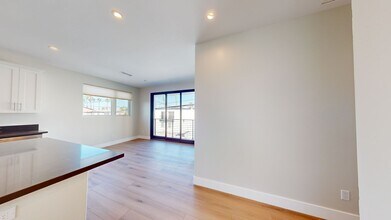 212 Imperial Beach Blvd-Unit -212.5 Imperial Beach Boulevard in Imperial Beach, CA - Foto de edificio - Building Photo