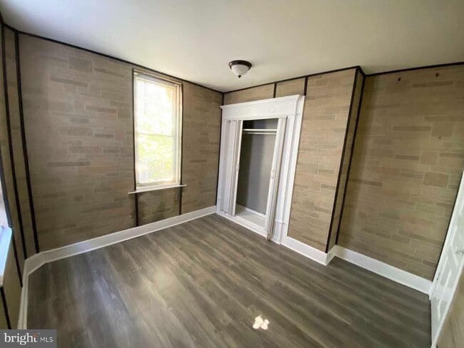 property at 233 N Creighton St