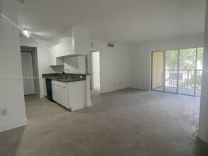 450 S Park Rd, Unit 303 in Hollywood, FL - Building Photo - Building Photo