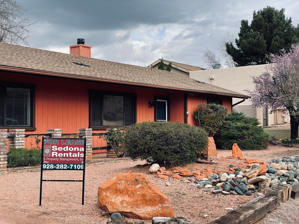 85 Redrock Rd in Sedona, AZ - Building Photo