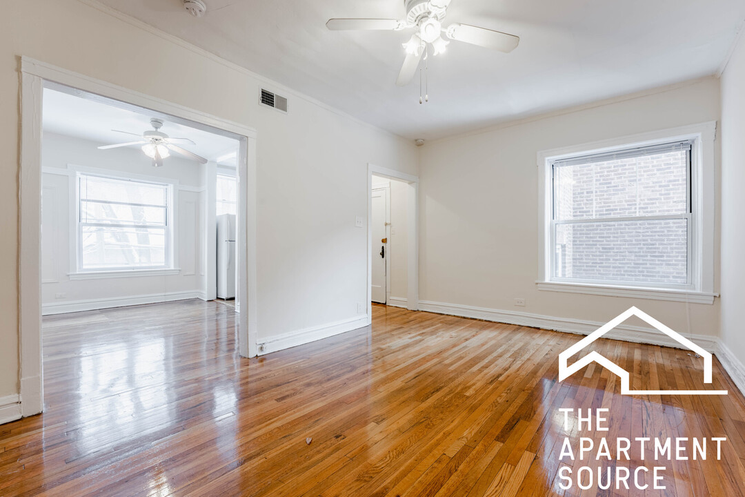 3522 N Broadway in Chicago, IL - Building Photo