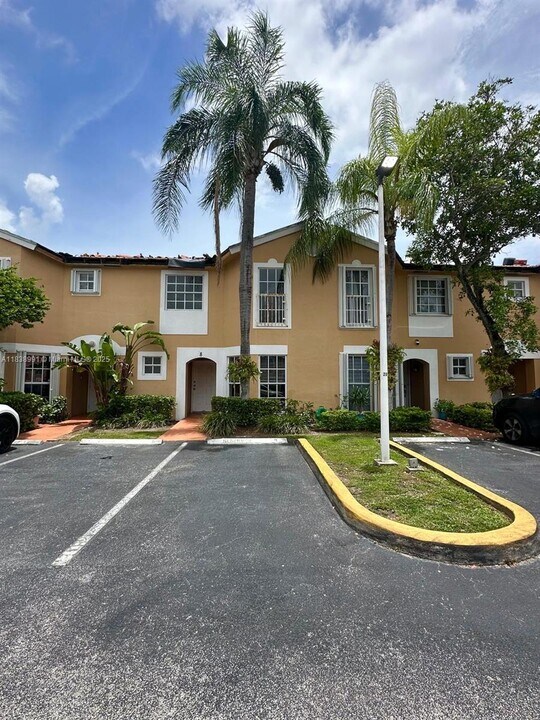 14355 SW 57th Ln in Miami, FL - Building Photo