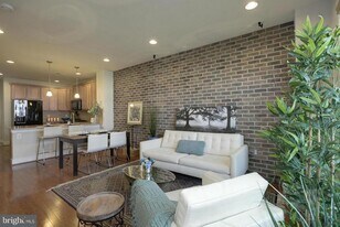 2009 Richmond Hwy in Alexandria, VA - Building Photo