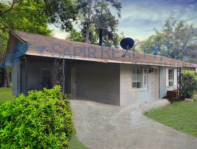 property at 4458 Pinedale Dr