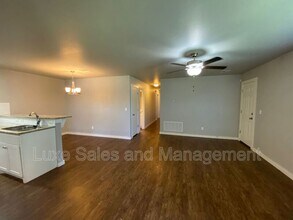 1401 MacAlpine St in Moore, OK - Building Photo - Building Photo