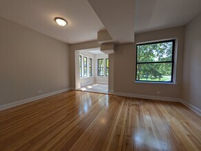 2323 N Kedzie Blvd, Unit 2323-1 in Chicago, IL - Foto de edificio - Building Photo