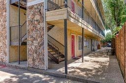 3265 W Camp Wisdom Rd in Dallas, TX - Building Photo - Building Photo