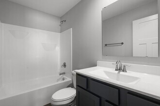 200 Huntleigh Pkwy in Wentzville, MO - Building Photo - Building Photo