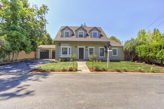 1545 Laurel Pl in Menlo Park, CA - Building Photo - Building Photo