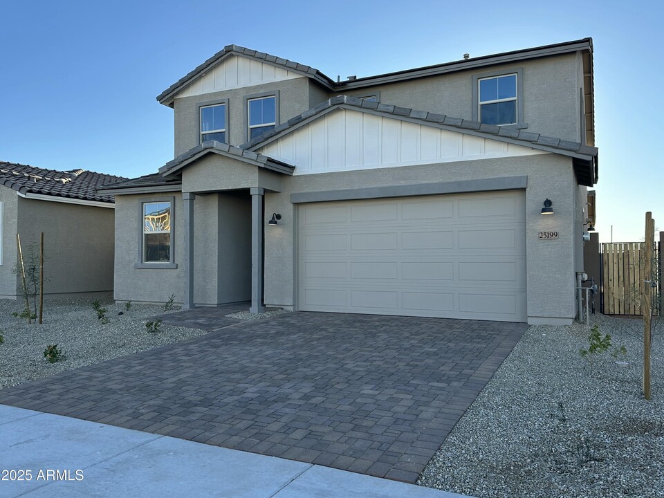 25199 N 172nd Ln in Surprise, AZ - Building Photo