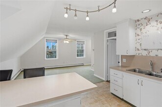 135 Columbia Ave in Cranston, RI - Building Photo - Building Photo