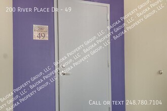 200 River Pl Dr in Detroit, MI - Building Photo - Building Photo
