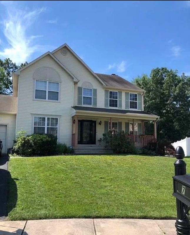 property at 7 Bassett Ct