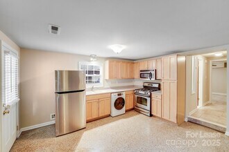 2417 Laburnum Ave, Unit 3 in Charlotte, NC - Building Photo - Building Photo