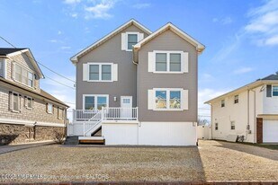 32 Niblick St in Point Pleasant Beach, NJ - Building Photo
