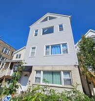 1140 W Barry Ave in Chicago, IL - Building Photo