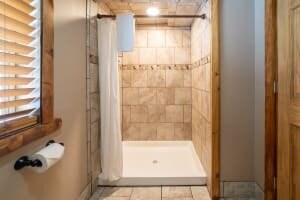 Totem Lodges in Indian River, MI - Foto de edificio - Building Photo