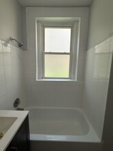 4527 N Malden St, Unit 4501-GA in Chicago, IL - Foto de edificio - Building Photo