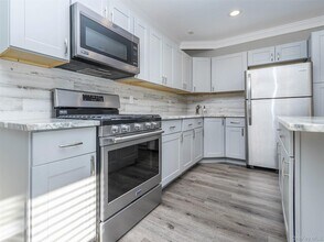 49 Glen Head Rd in Glen Head, NY - Building Photo - Building Photo