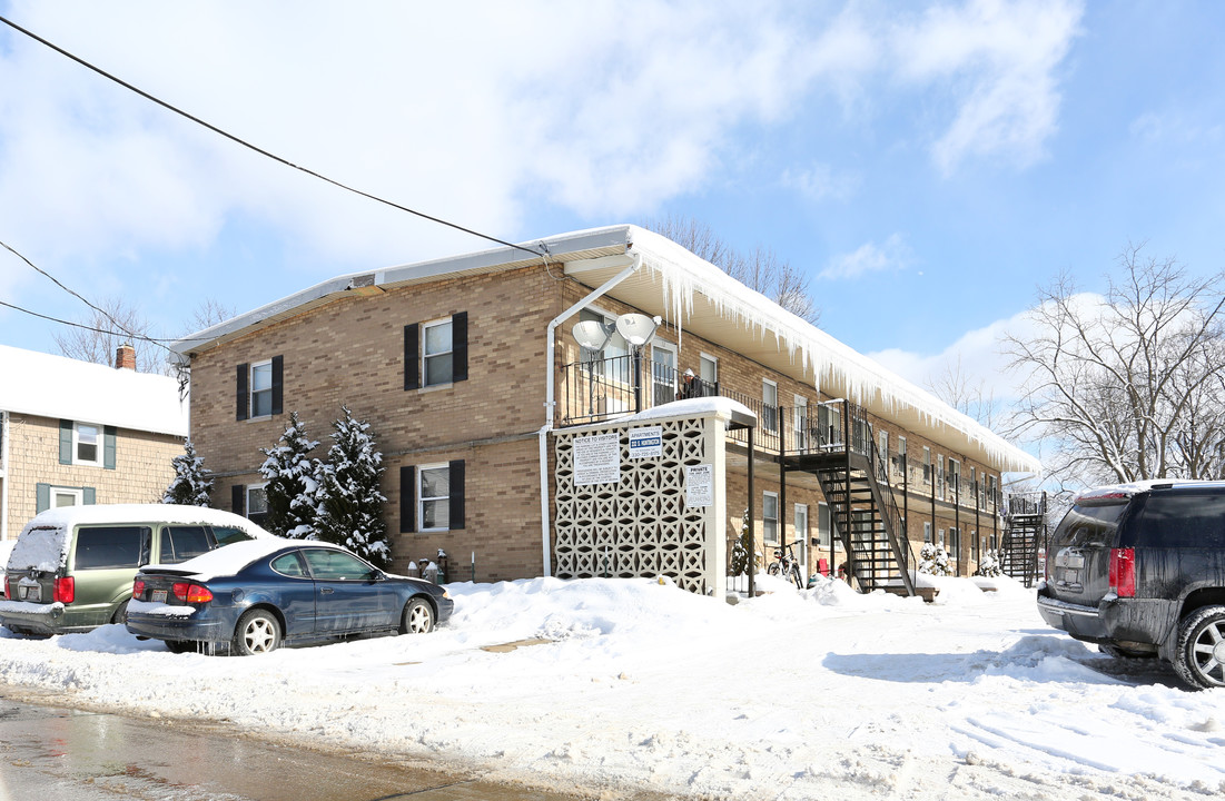 Huntington Village Apartments in Medina, OH - Building Photo