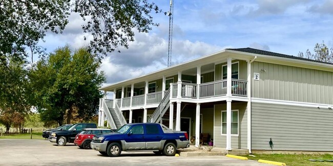 1806 TX-21 in Caldwell, TX - Foto de edificio - Building Photo