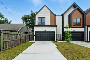 7131 Eastwood St in Houston, TX - Building Photo