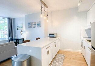 94 Washington St, Unit 9 in Norwalk, CT - Building Photo - Building Photo