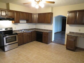 3109 E Old Duvall Ct in Lockbourne, OH - Building Photo - Building Photo