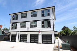 465 16th St SE in Salem, OR - Building Photo - Building Photo