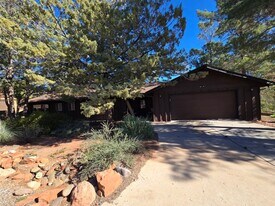 120 Stations W Dr in Sedona, AZ - Building Photo