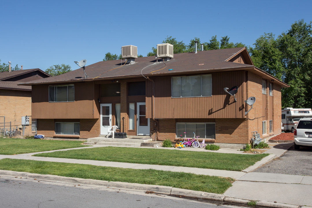 653 Candlelite Ln in Midvale, UT - Building Photo