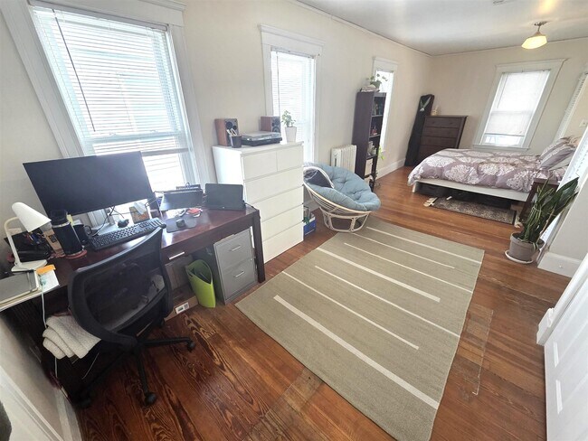 72 Lexington Ave, Unit 3 in Somerville, MA - Foto de edificio - Building Photo