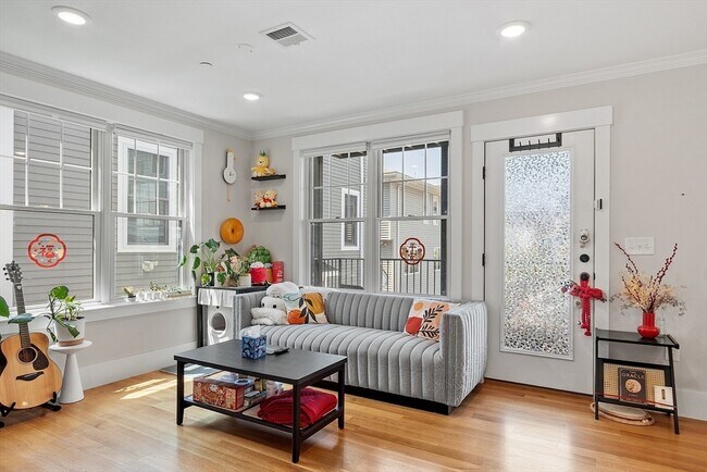 35 Berkshire St in Cambridge, MA - Building Photo - Building Photo