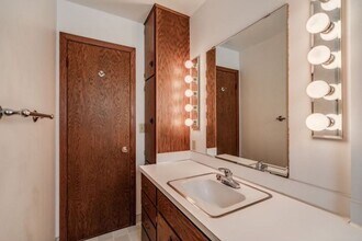821 N 15th St in Bismarck, ND - Building Photo - Building Photo